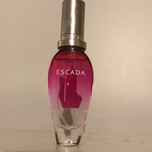 Escada sexy graffiti